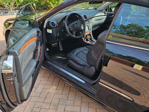 Used 2007 Mercedes-Benz CLK 550 Cabriolet image 4