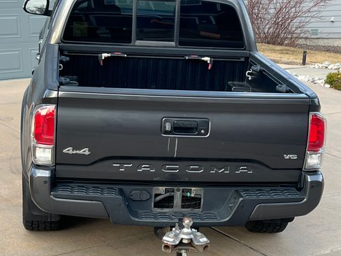 Used 2016 Toyota Tacoma Limited w/ Exterior Package image 5