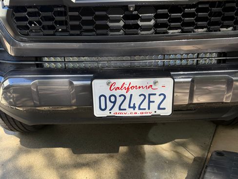 Used 2017 Toyota Tacoma TRD Sport w/ Tow Package image 8