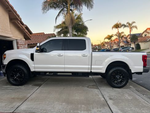 Used 2019 Ford F250 Lariat w/ Lariat Value Package image 1