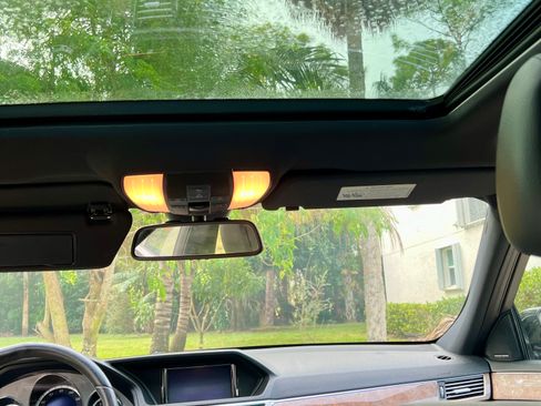 Used 2012 Mercedes-Benz E 350 4MATIC Sedan image 9