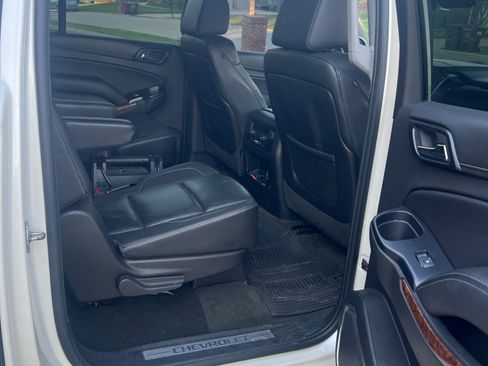 Used 2015 Chevrolet Suburban LTZ image 9