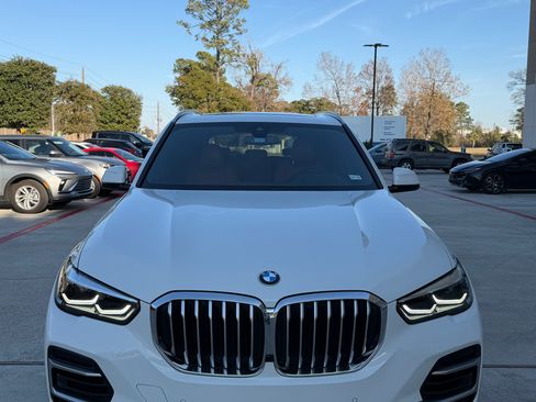 Used 2022 BMW X5 sDrive40i w/ Premium Package image 1