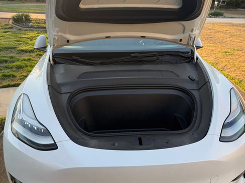 Used 2021 Tesla Model Y Long Range image 12