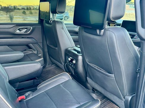 Used 2021 GMC Yukon SLT w/ SLT Premium Package AWD/4WD image 11
