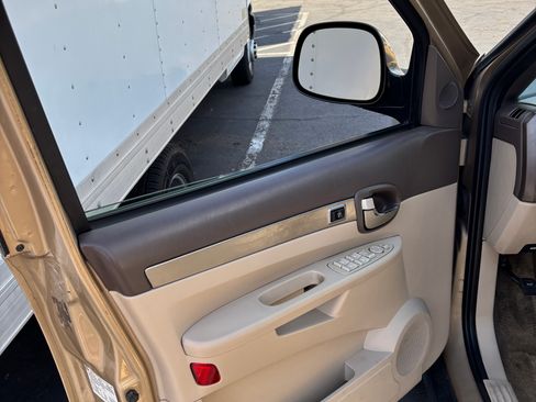 Used 2006 Buick Rendezvous CX image 16