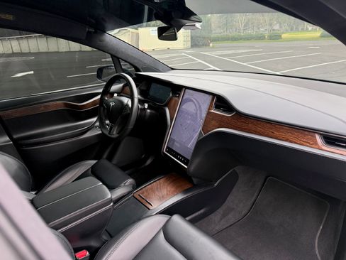 Used 2021 Tesla Model X Long Range image 23