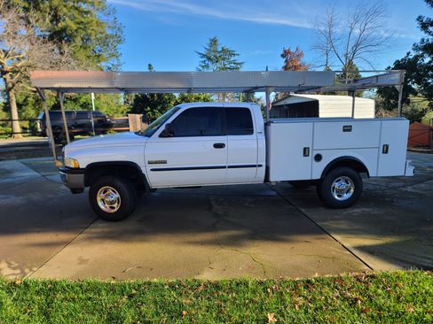 Used 2000 Dodge Ram 2500 Truck 4x4 Quad Cab image 2