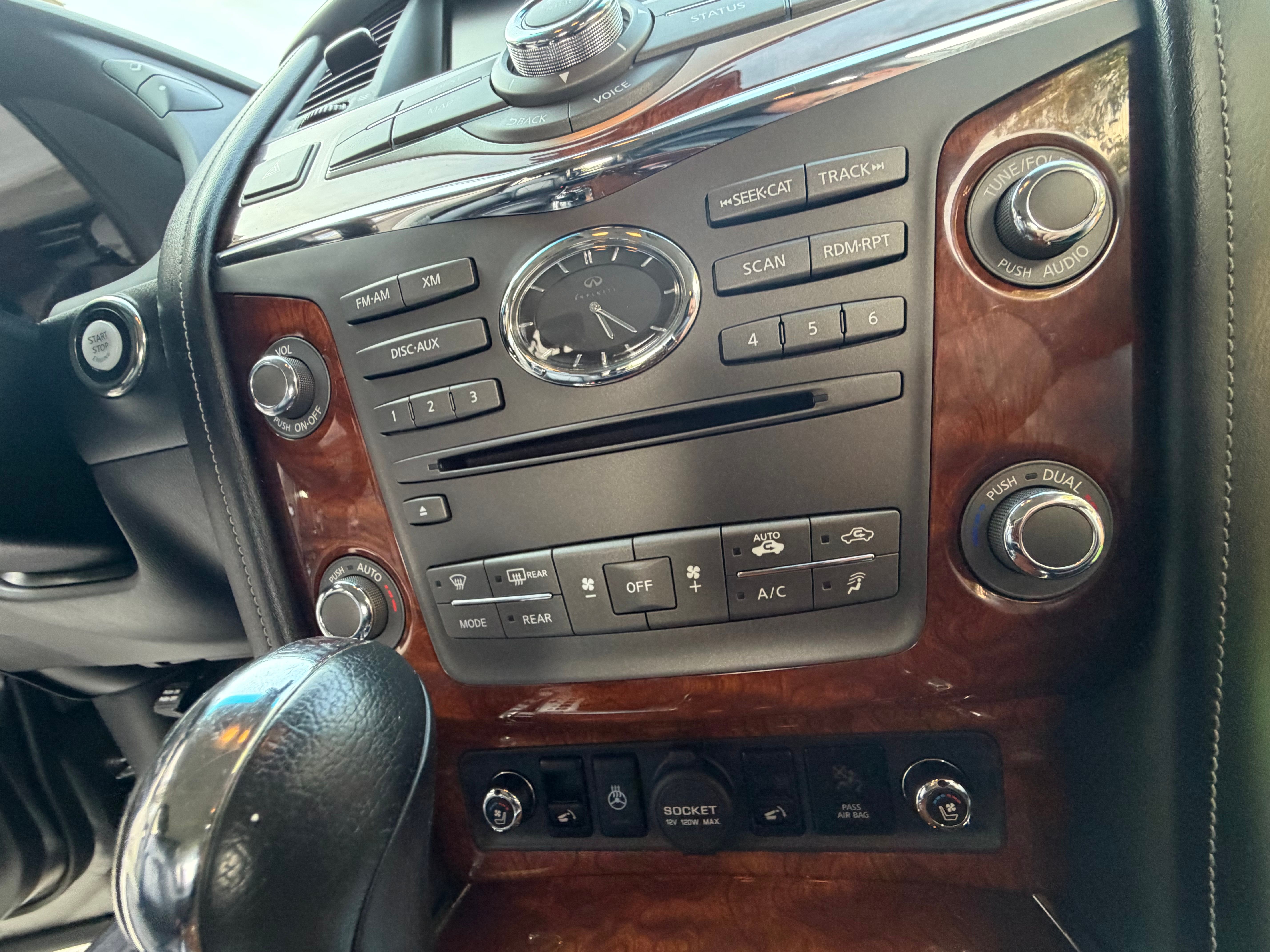 Used 2017 INFINITI QX80 4WD w/ Deluxe Technology Package image 30