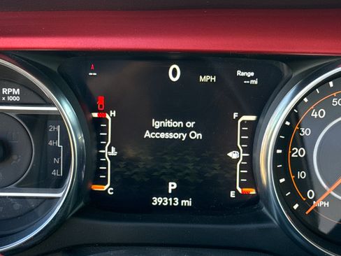 Used 2023 Jeep Gladiator Rubicon w/ Cold Weather Group image 10