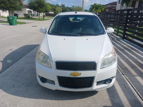 Used 2010 Chevrolet Aveo5 LT w/ Power and Convenience Package image 2