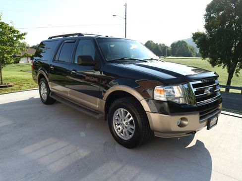 Used 2014 Ford Expedition EL XLT w/ Equipment Group 202A image 1
