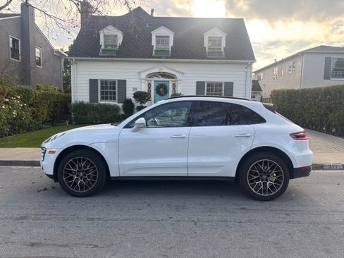 Used 2018 Porsche Macan S image 2