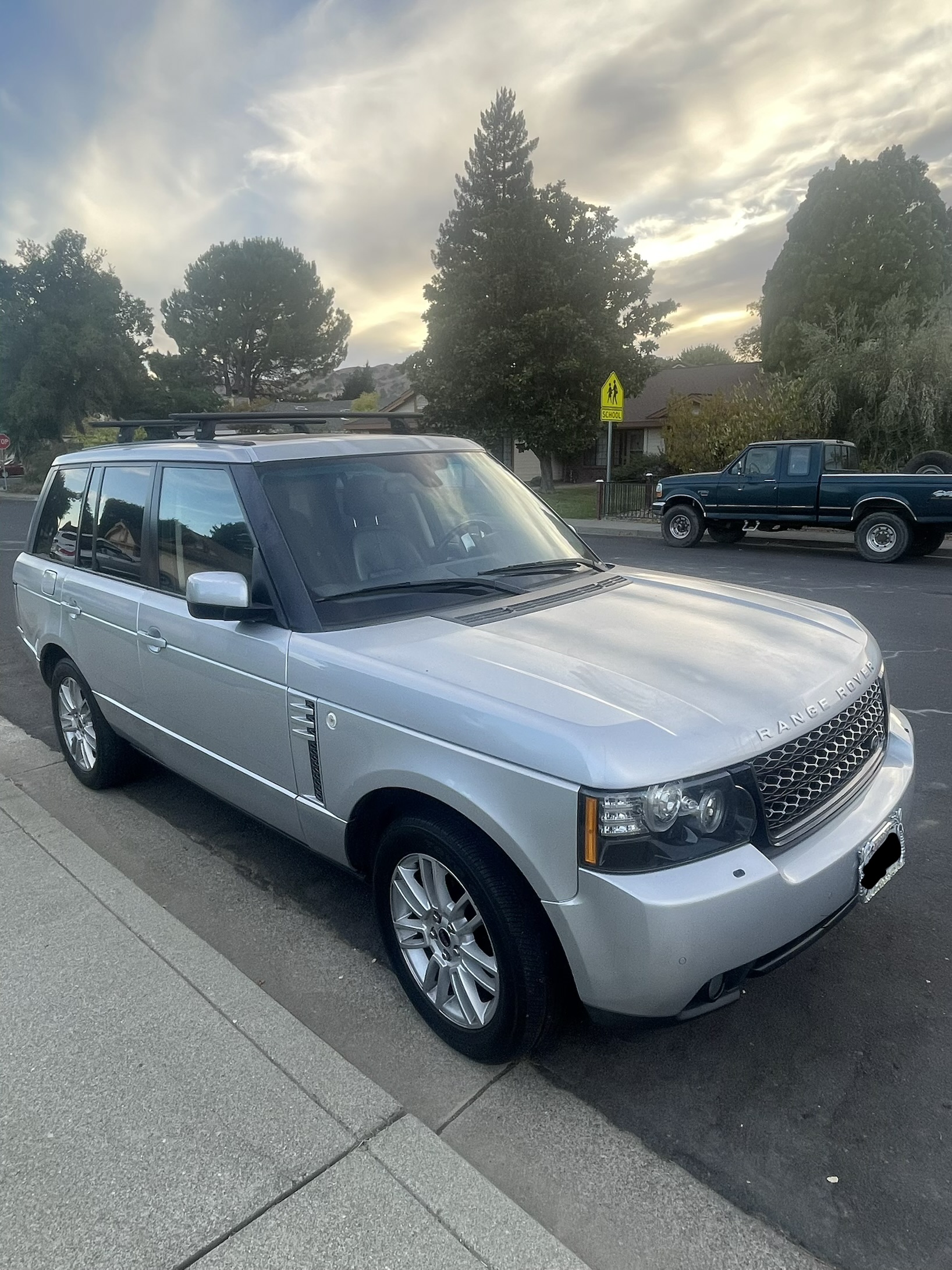 Used 2012 Land Rover Range Rover HSE AWD/4WD image 9