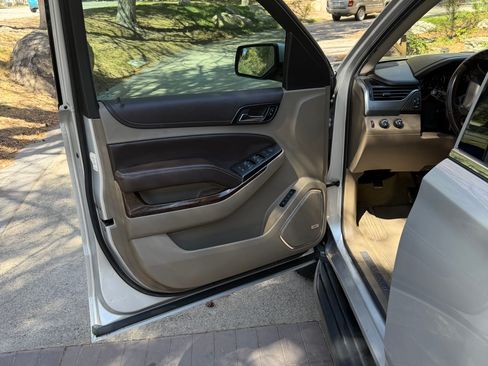 Used 2018 Chevrolet Tahoe LT image 15