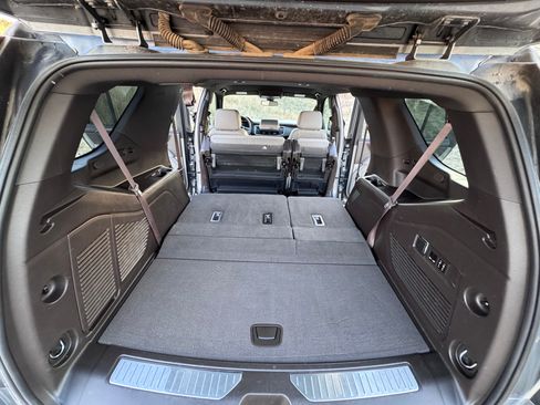 Used 2022 Chevrolet Tahoe Z71 w/ Z71 Off-Road Package image 28