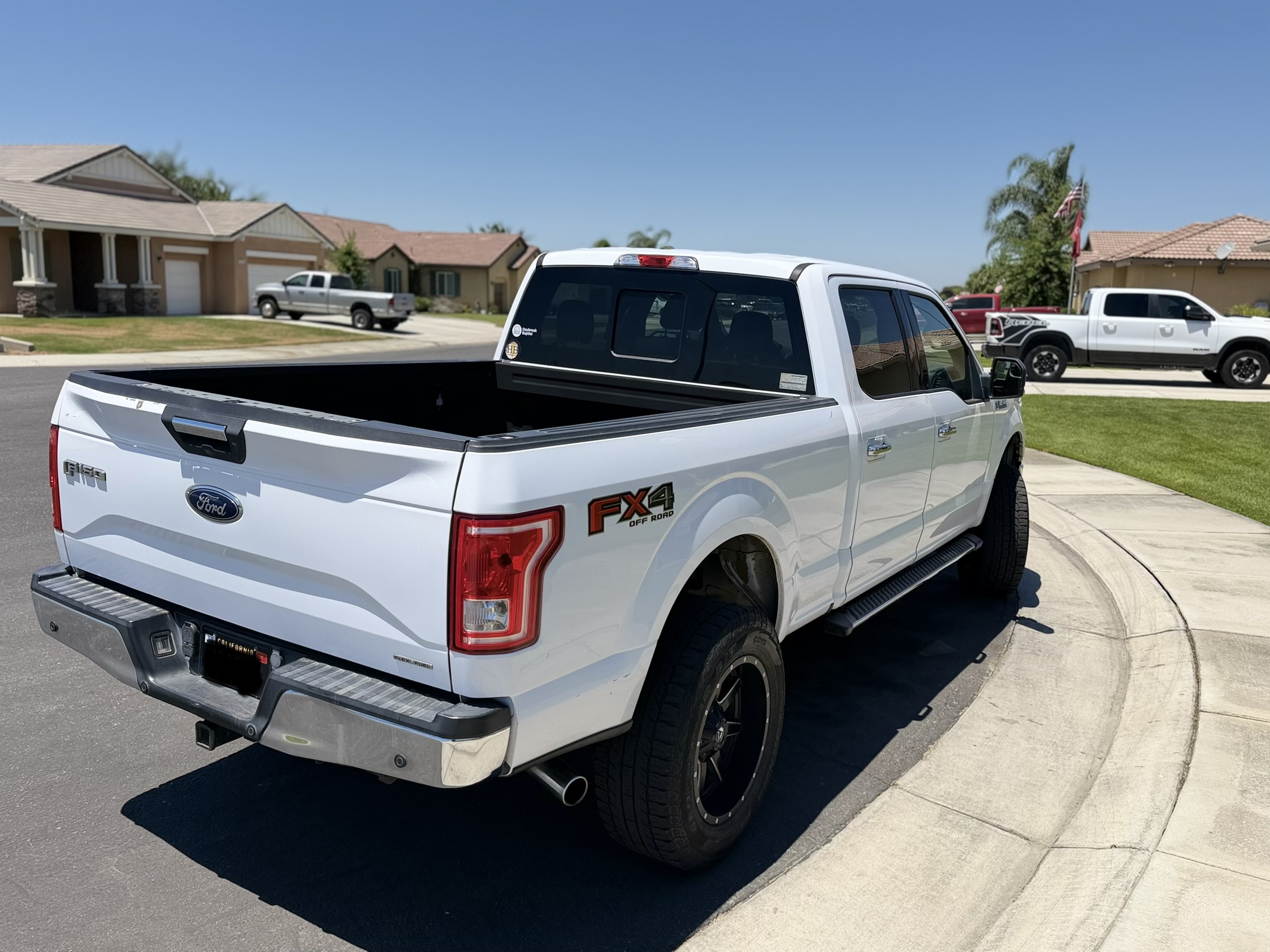 Used 2016 Ford F150 XLT w/ Equipment Group 302A Luxury AWD/4WD image 4