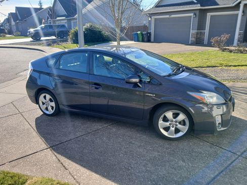 Used 2010 Toyota Prius Five image 8