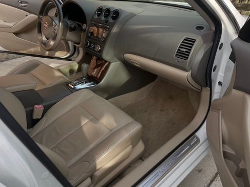 Used 2012 Nissan Altima 3.5 SR w/ Sport Pkg FWD image 12