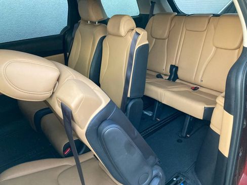 Used 2022 Kia Carnival LX image 13