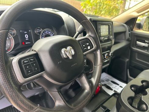 Used 2019 RAM 3500 Tradesman w/ Chrome Appearance Group image 31