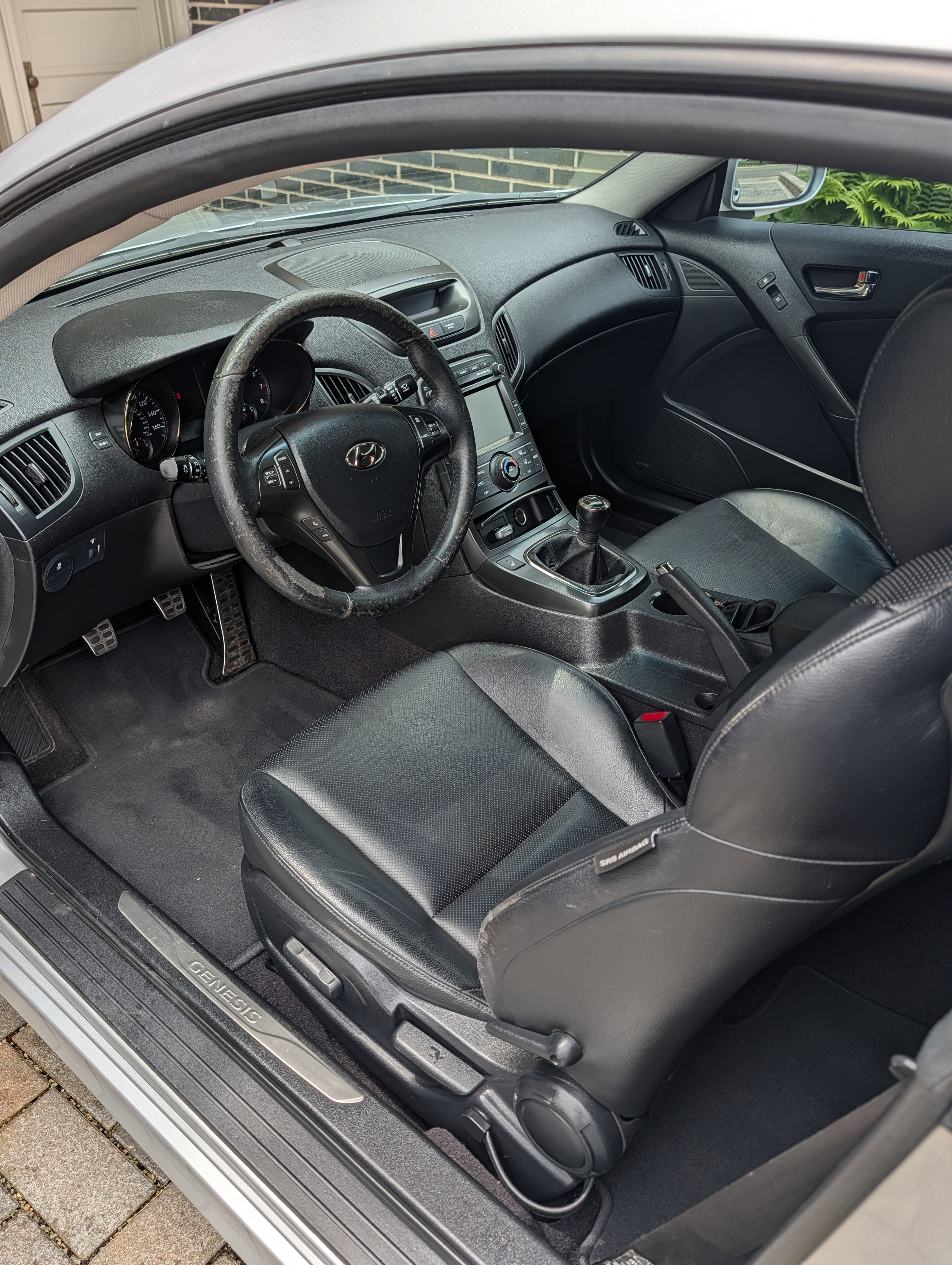 Used 2012 Hyundai Genesis 3.8 RWD image 8
