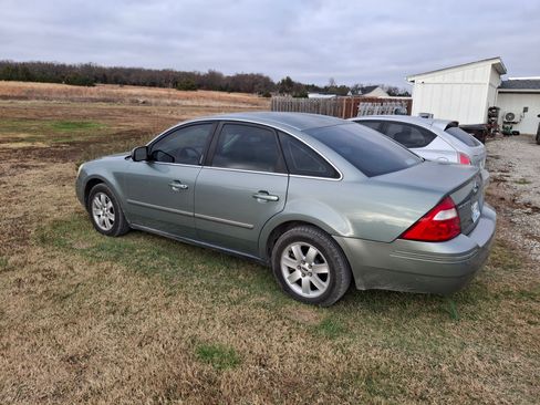 Used 2006 Ford Five Hundred SEL image 2
