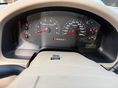 Used 2005 Ford F150 XLT image 16