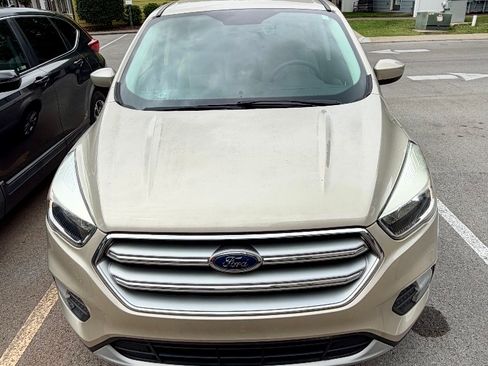 Used 2017 Ford Escape SE FWD image 4