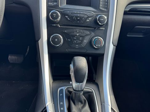 Used 2014 Ford Fusion SE w/ Equipment Group 201A image 12