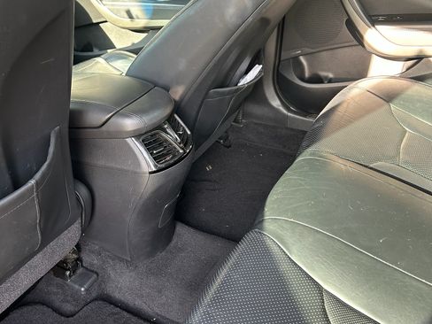 Used 2013 Hyundai Azera FWD image 11