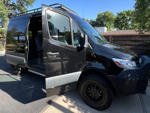 Used 2019 Mercedes-Benz Sprinter 2500 image 14