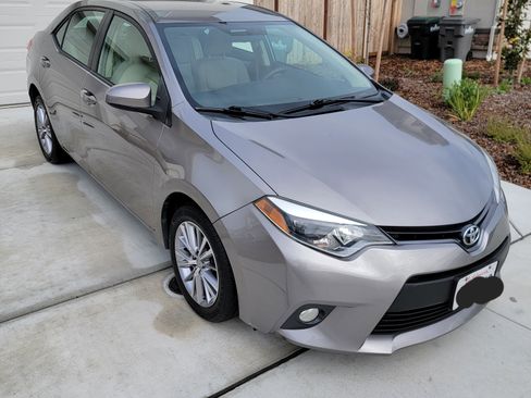 Used 2015 Toyota Corolla LE image 4