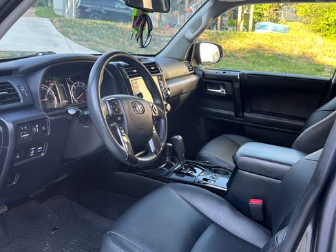 Used 2021 Toyota 4Runner Venture w/ Moonroof Package AWD/4WD image 9