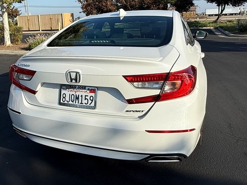 Used 2019 Honda Accord Sport image 9
