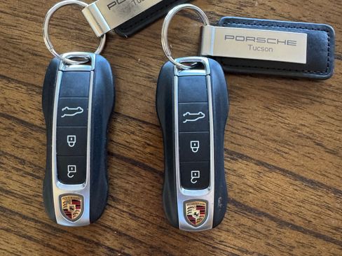 Used 2023 Porsche Cayenne GTS image 16