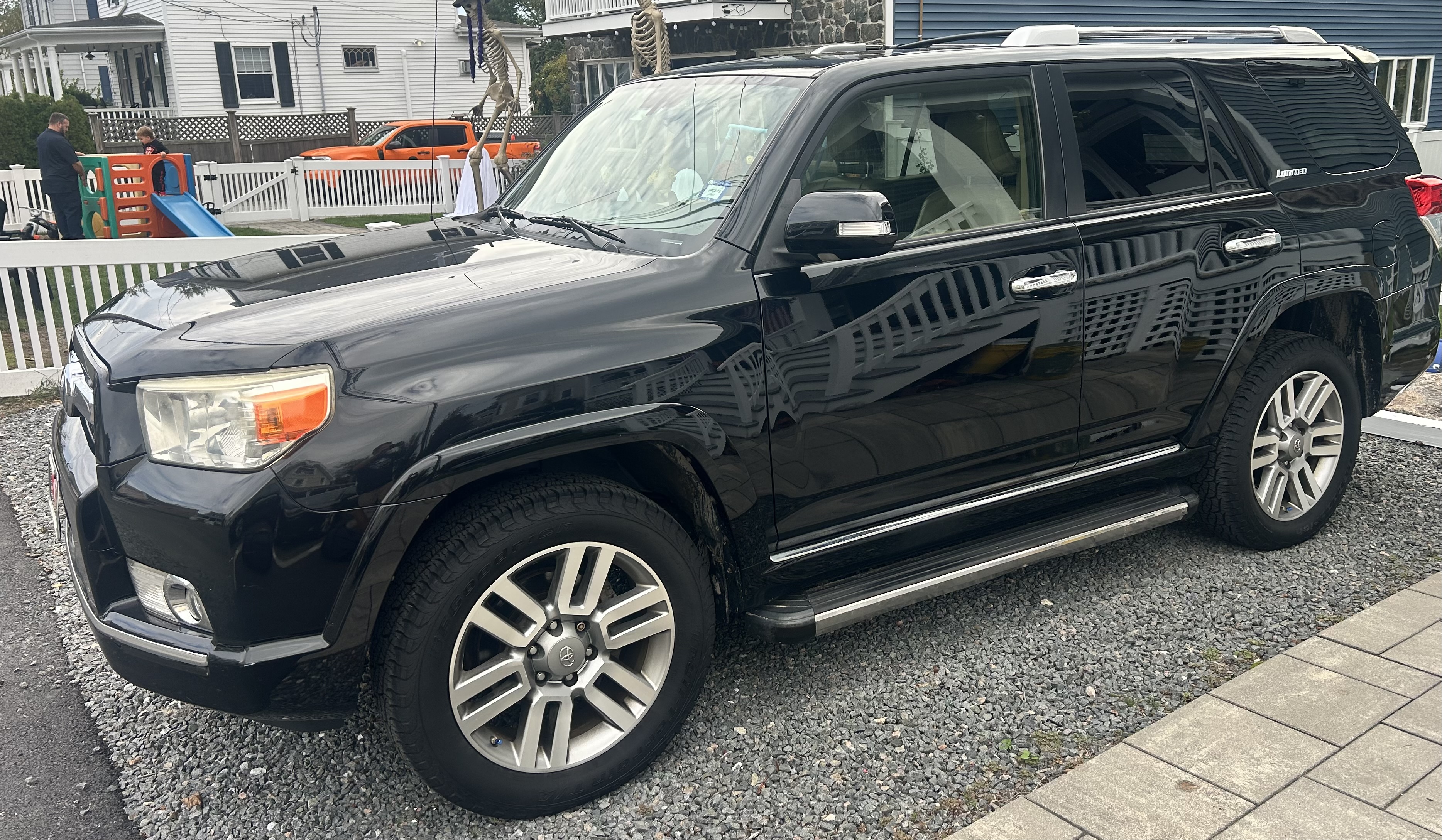Used 2012 Toyota 4Runner Limited AWD/4WD image 2
