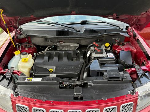 Used 2016 Jeep Compass Latitude image 14