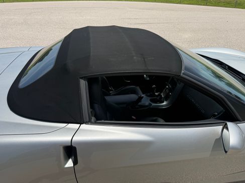 Used 2006 Chevrolet Corvette Convertible w/ Preferred Equipment Group RWD image 20