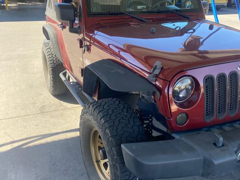 Used 2010 Jeep Wrangler Sahara image 30