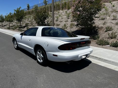 Used 1999 Pontiac Firebird Formula RWD image 5