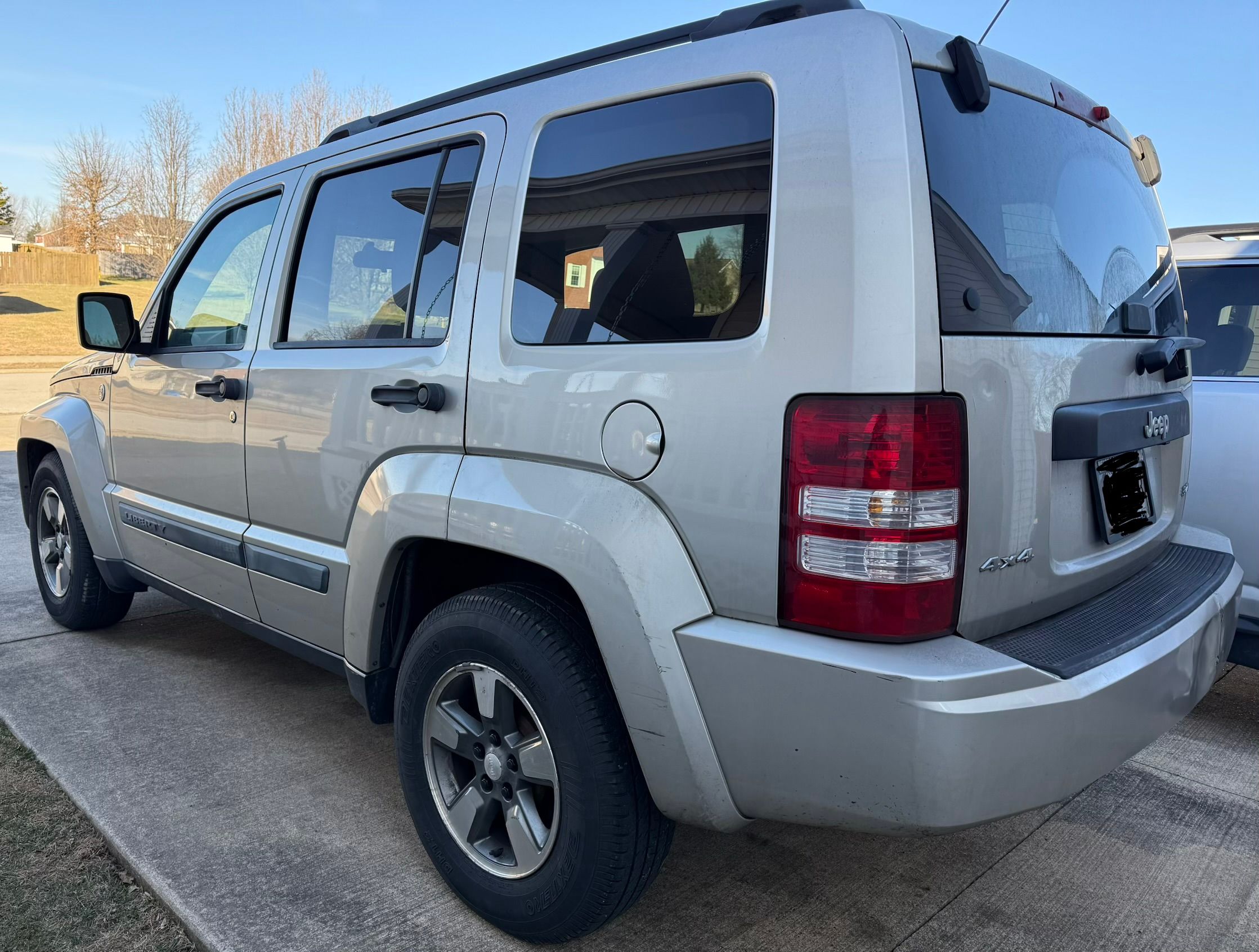 Used 2008 Jeep Liberty Sport w/ Popular Equipment Group AWD/4WD image 9