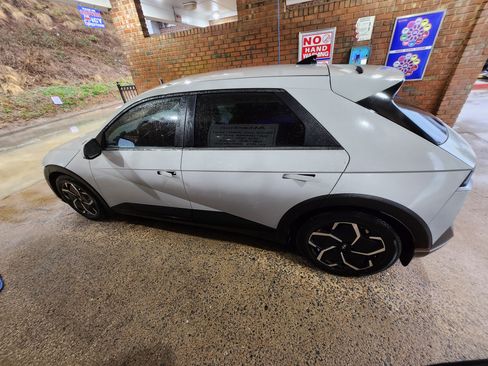 Used 2023 Hyundai Ioniq 5 SEL image 9