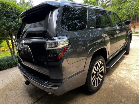 Used 2017 Toyota 4Runner Limited AWD/4WD image 6