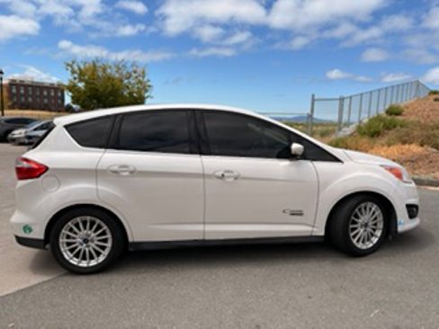 Used 2015 Ford C-MAX Energi SEL w/ Equipment Group 302A FWD image 18