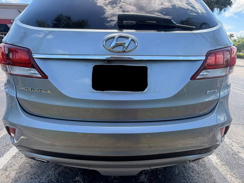 Used 2017 Hyundai Santa Fe SE AWD/4WD image 5