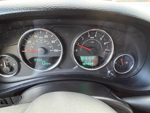 Used 2014 Jeep Wrangler Unlimited Rubicon w/ Connectivity Group image 11