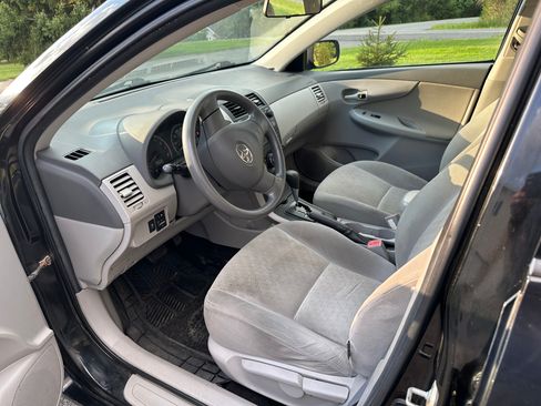 Used 2009 Toyota Corolla LE w/ All Weather Guard Pkg FWD image 9