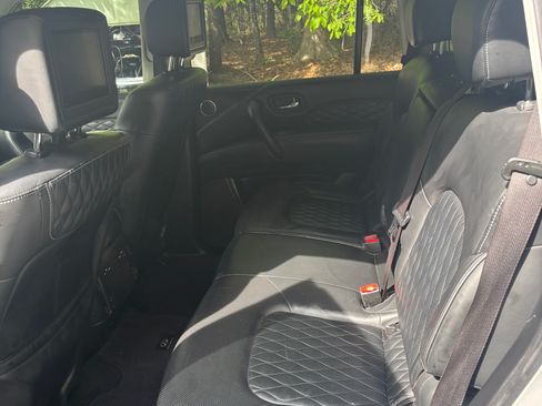 Used 2019 INFINITI QX80 Luxe w/ Proactive Package image 5