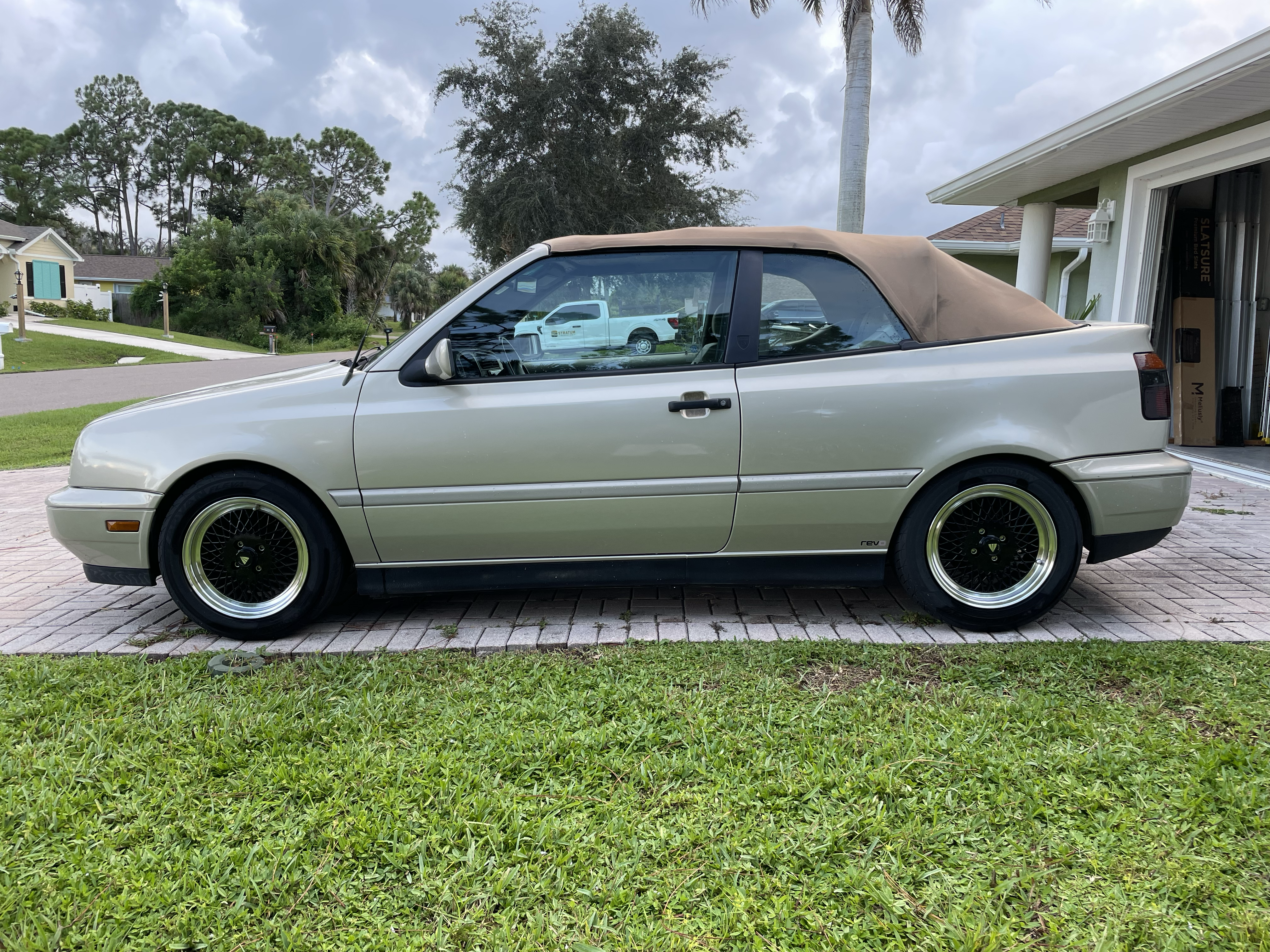 Used 1999 Volkswagen Cabrio GLS FWD image 14